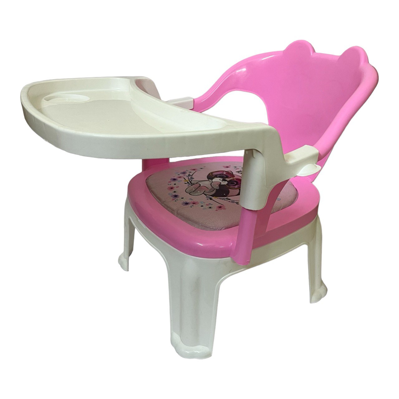 baby chair with a dining tray